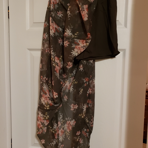 Flowery skirt from Hollister - Picture 2 of 3